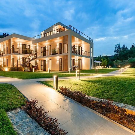 Eos Luxury Suites Kriopigi Exterior foto
