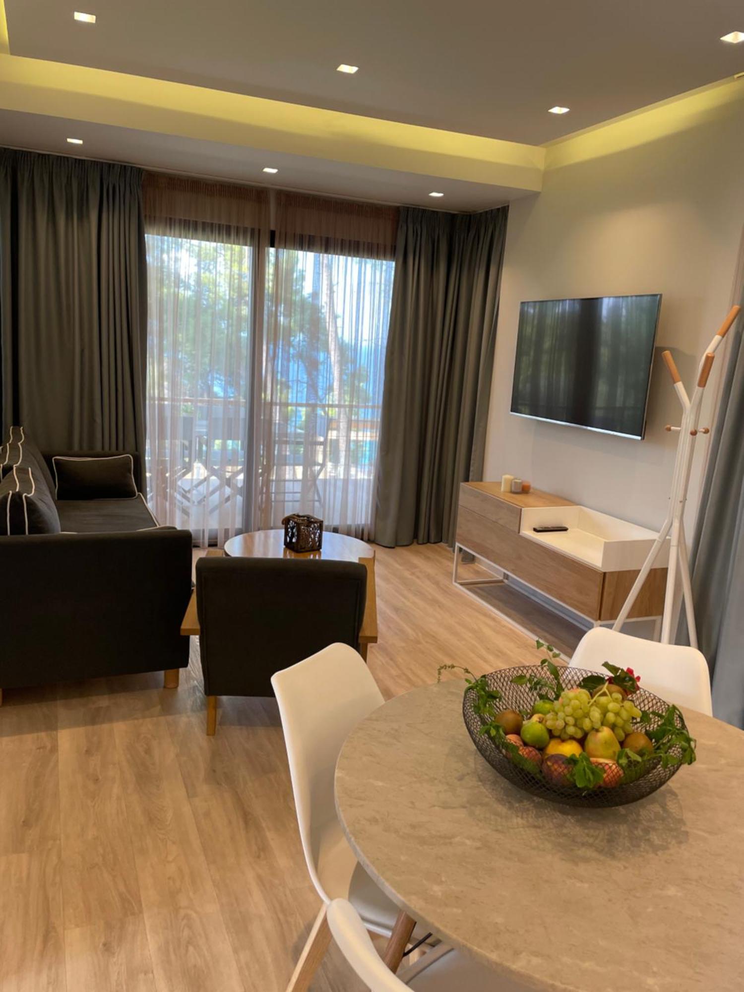 Eos Luxury Suites Kriopigi Exterior foto